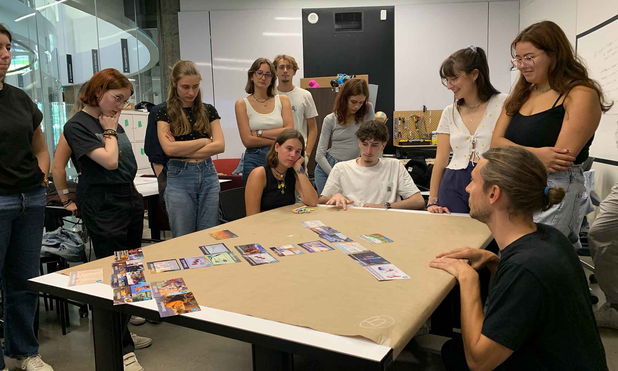 Étudiants du Studio Montréal en atelier fresque du climat à la rentrée 2023