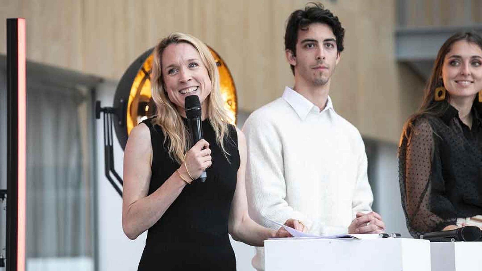 Anne Brochard, Présidente de L’École de design Nantes Atlantique accompagnée de Raphaël Paris et de Romane Gaultier